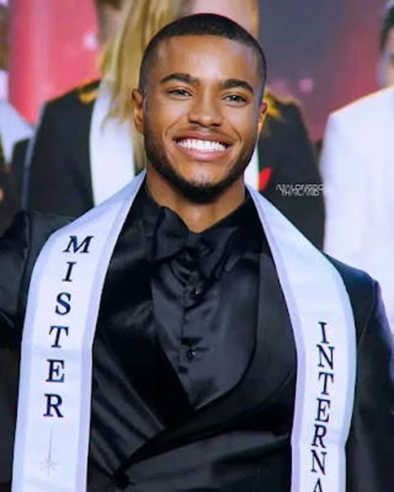 Nigerian Model First African to Win Mister International