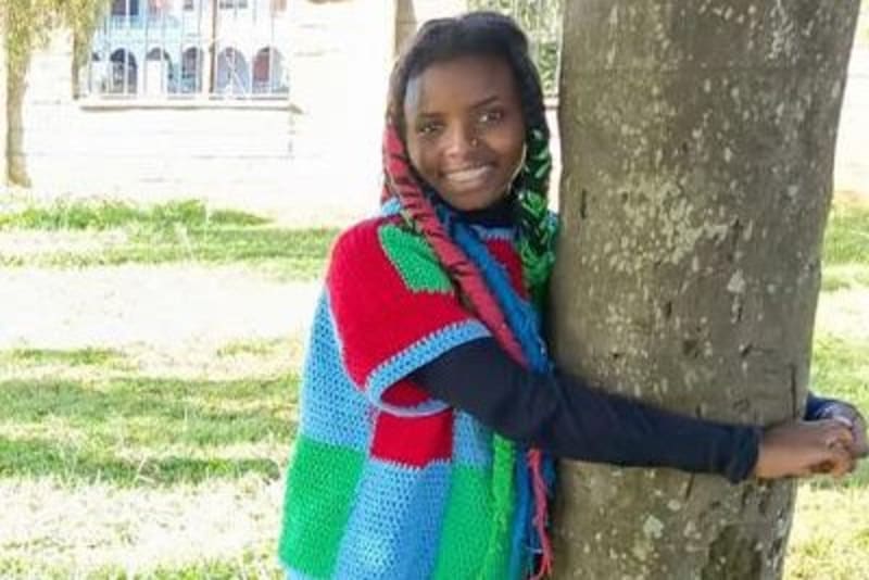 Kenyan Activist Hugs Tree for 72 Hours, Breaks World Record