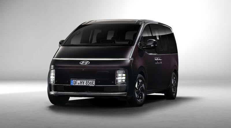 Hyundai's Electric Minivan Challenges Tesla's Market Gap - Image 2