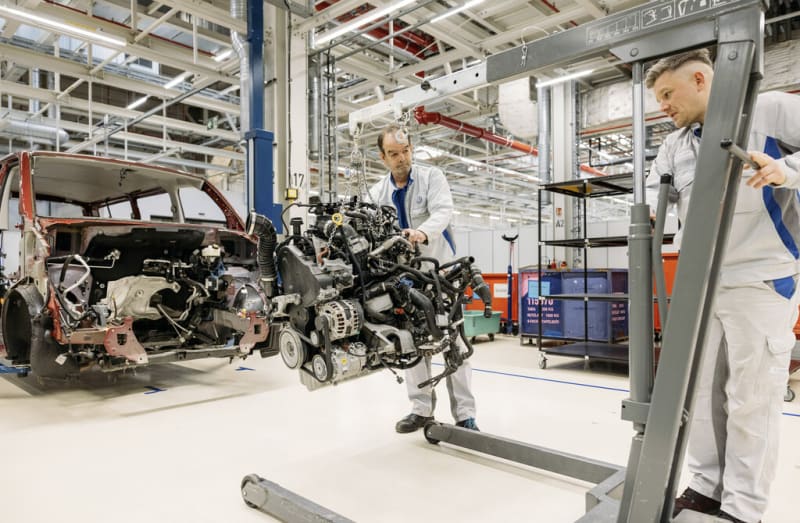 VW Zwickau Plant to Recycle 15,000 Cars Yearly by 2030 - Image 4