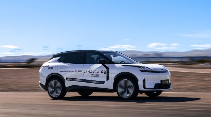 Lynk & Co 08 SUV driving on test track during Guinness World Record electric range attempt