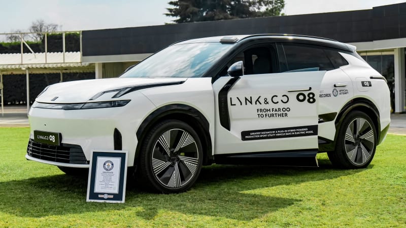 Hybrid SUV Drives 182 Miles on Battery Power Alone - Image 5