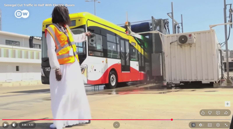 Senegal's 121 Solar-Powered Buses Cut Pollution & Jobs - Image 2