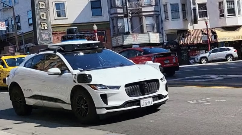 Waymo Reveals Human Safety Teams Guide Robotaxis - Image 2