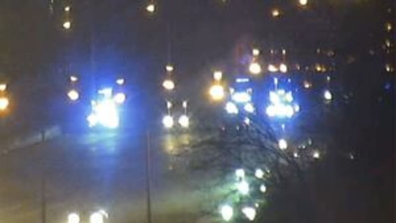 Passenger Stops Airport Security Breach in Atlanta - Image 3