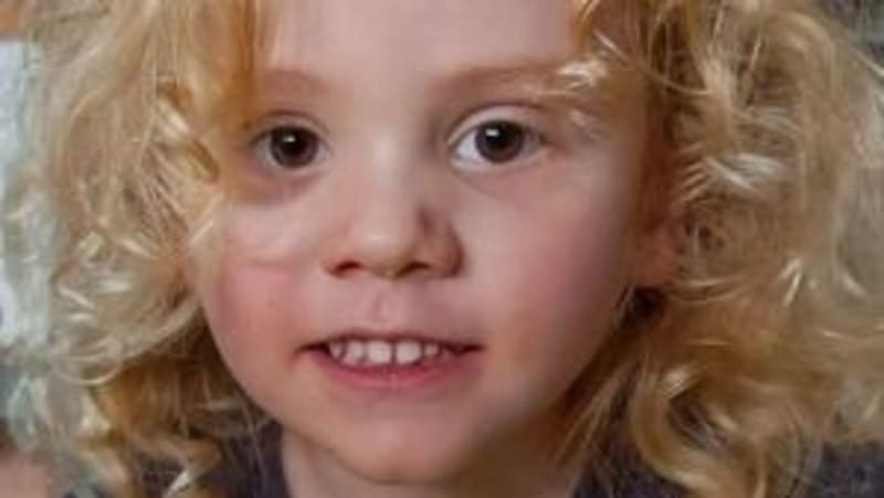 Eileen Gu Wins 5th Olympic Medal After Helmet Crack in Warmup - Image 4