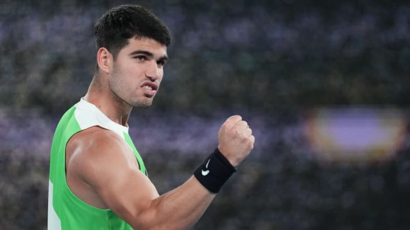 Alcaraz Thrives Without Coach at Australian Open - Image 2