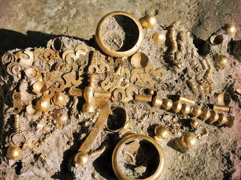 Bulgaria's 6,500-Year-Old Graves Reveal World's Oldest Gold - Image 4
