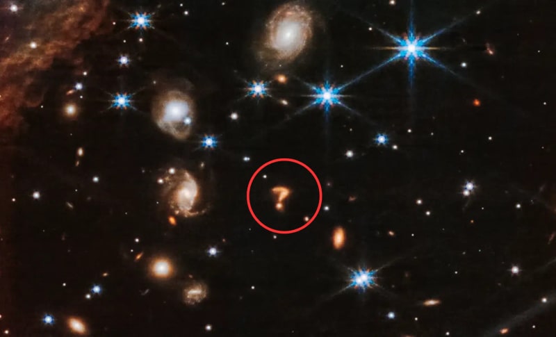Webb Telescope Spots Cosmic Question Mark in Deep Space - Image 2