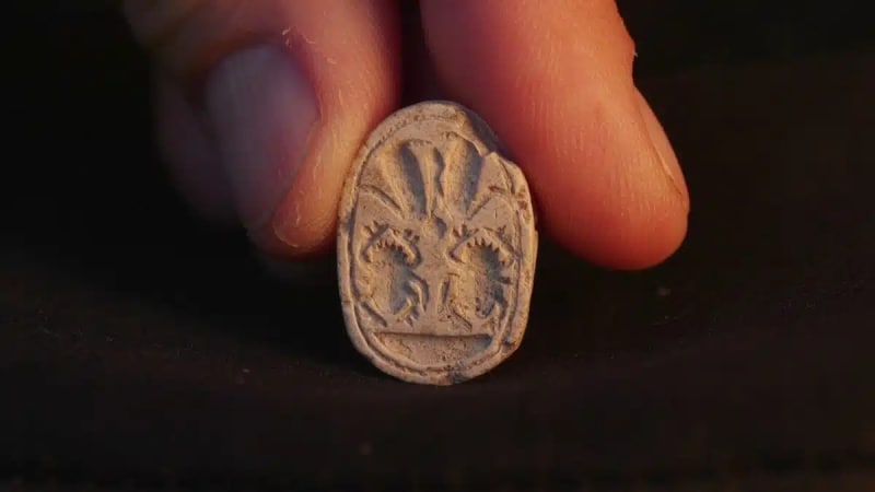 3-Year-Old Finds 3,800-Year-Old Egyptian Scarab in Israel - Image 5