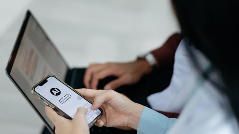 Singapore Doctors Find Ways to Use AI Despite High Costs - Image 2