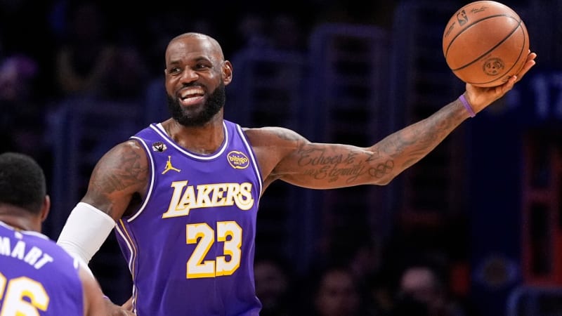 LeBron James Becomes Oldest Player With NBA Triple-Double - Image 2