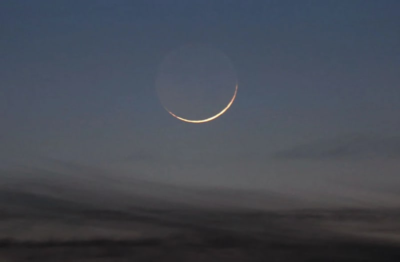 Moon and Mercury Meet Wednesday in Rare Sky Show