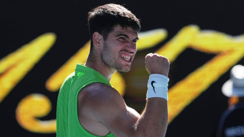 Alcaraz Powers Past Opponent at Australian Open