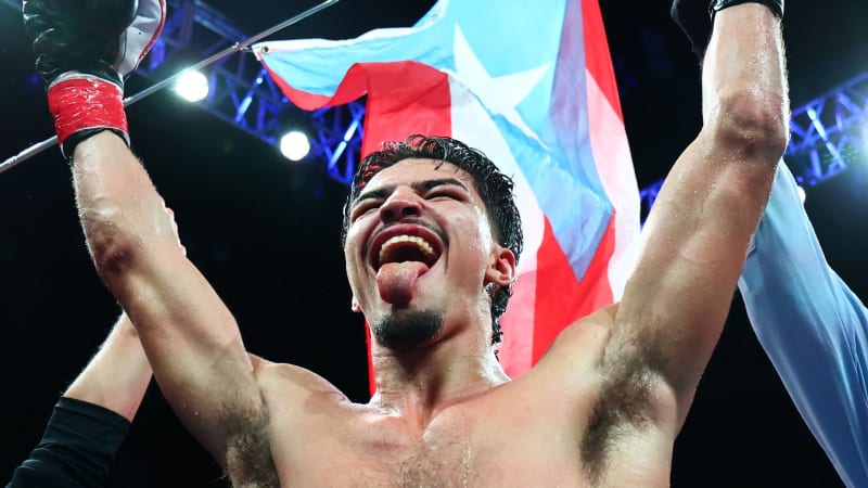 Puerto Rico's Zayas, 23, Becomes Youngest Unified Champ