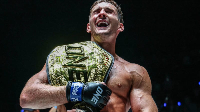 Glasgow's Nico Carrillo Wins World Title in Epic Comeback