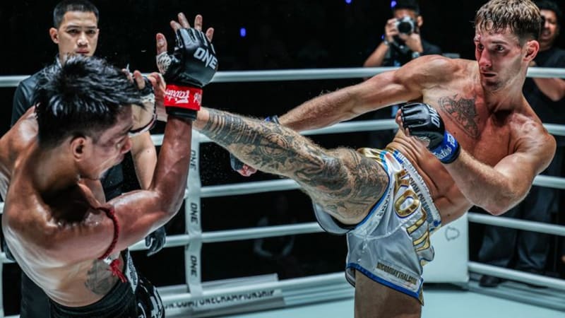 Glasgow's Nico Carrillo Wins World Title in Epic Comeback - Image 5