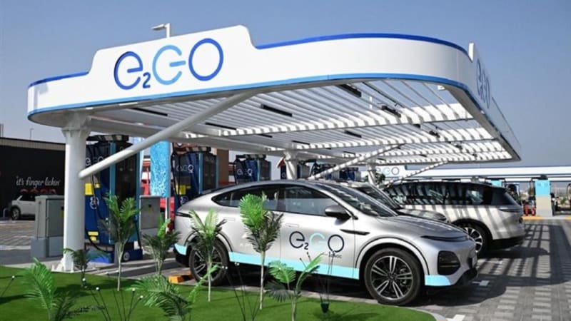 UAE Opens 60-Charger EV Hub on Major Highway - Image 3