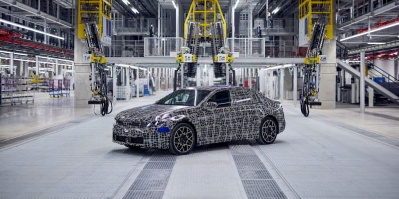 BMW's New i3 EV Charges in 10 Minutes, Debuts Late 2026 - Image 5