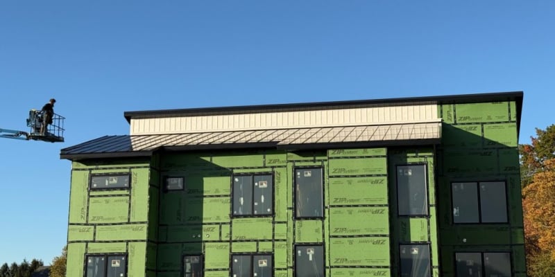 Solar Roofs That Look Like Regular Roofs Come to the US - Image 3