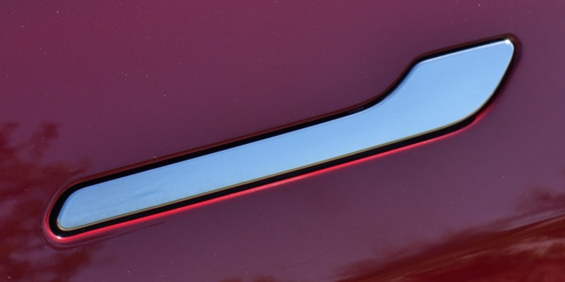 China Bans Hidden EV Door Handles to Save Lives by 2027 - Image 2