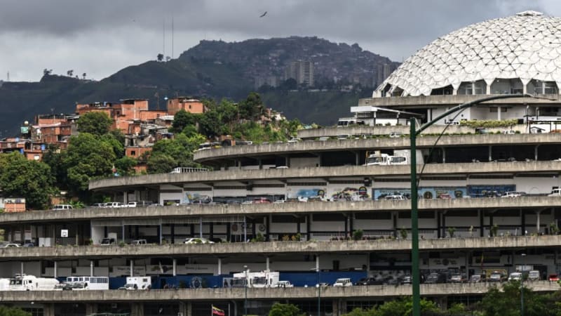 Venezuela Closes Torture Prison, Proposes Mass Amnesty