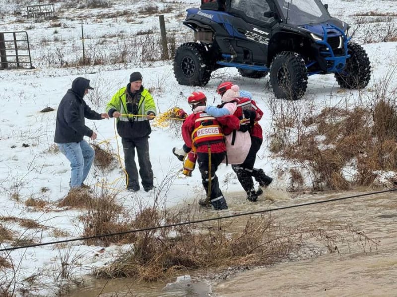 Kentucky Crews Rescue Two from Freezing Flash-Flooded Creek - Image 4