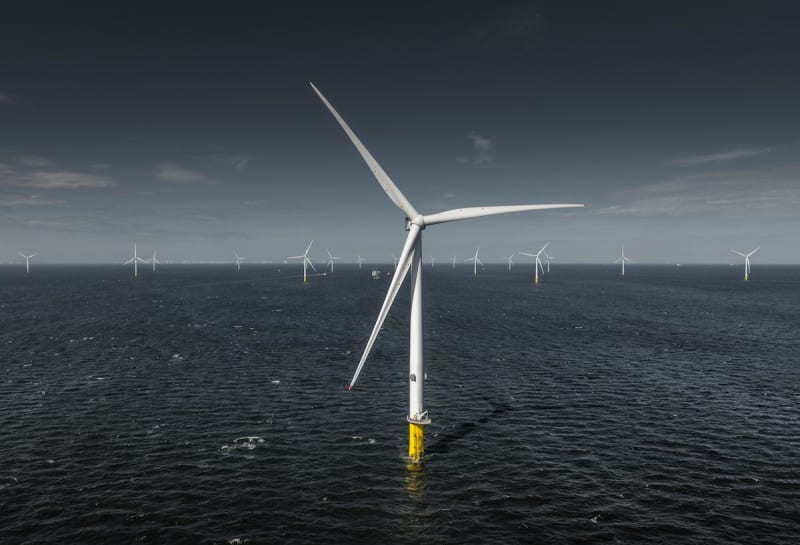 10 Nations Sign 100 GW Offshore Wind Pact by 2050