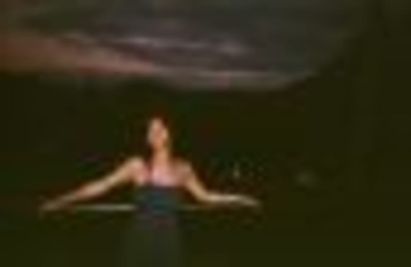 England's "Chat or Quiet" Park Benches Fight Parent Loneliness - Image 2