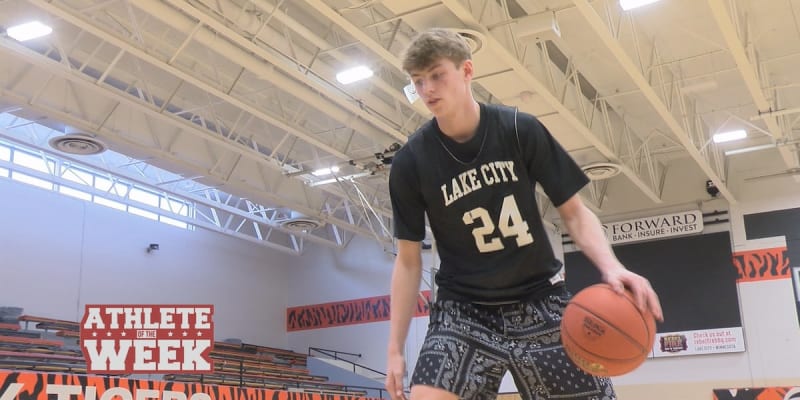 Minnesota Junior Scores 47 Points, Breaks 47-Year Record