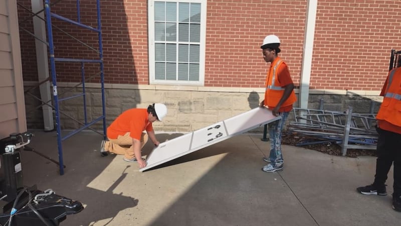 Alabama Students Build Solar Tiny Homes for Campus Community - Image 2