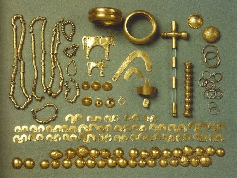 Bulgaria's 6,500-Year-Old Graves Reveal World's Oldest Gold - Image 5