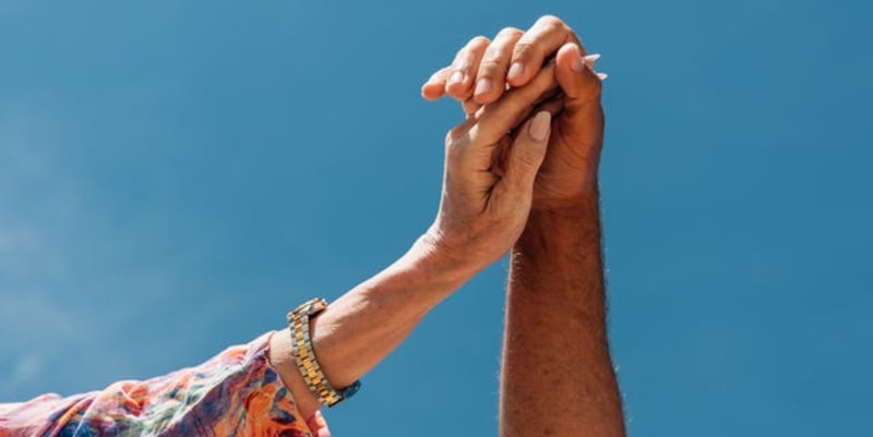 Your Friendships May Add Years to Your Life, Science Says - Image 2