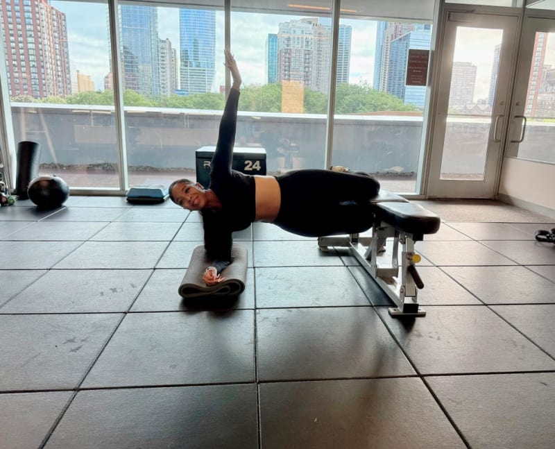 Mom Tries Copenhagen Plank Daily for a Month, Gets Stronger - Image 4