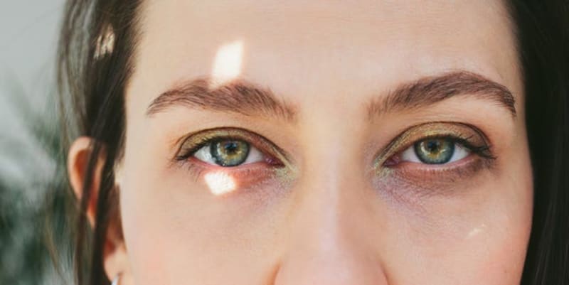 Eye Doctor Reveals Simple Makeup Habit That Prevents Dry Eyes - Image 2