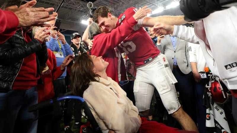 QB Fernando Mendoza Wins Title, Honors Mom With MS