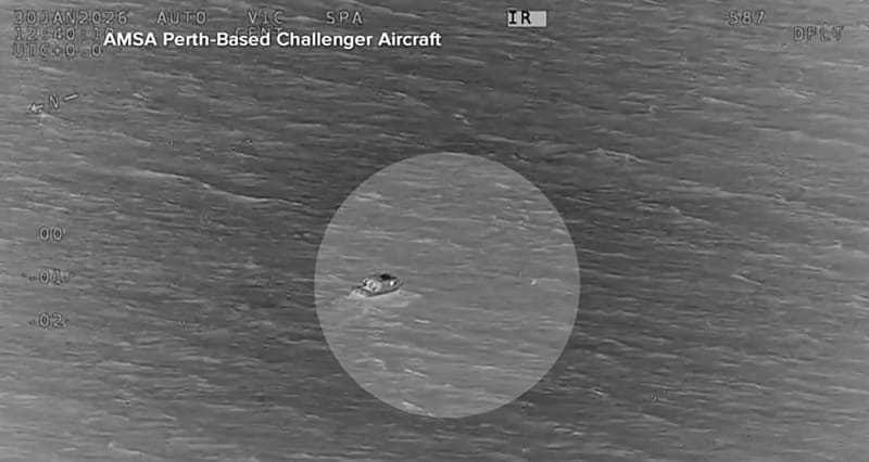 Teen Swims 4 Miles Through Ocean to Save Stranded Family - Image 4