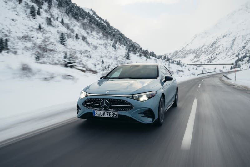 Mercedes CEO: 'Petrol Head' Betting Big on Electric Future - Image 4