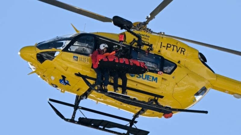 Rock Climber Saves 70-Year-Old Hang Glider on Vancouver Cliff - Image 5