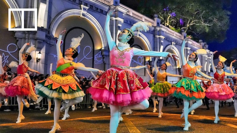 Thousands Pack Hong Kong for Year of the Horse Parade - Image 3