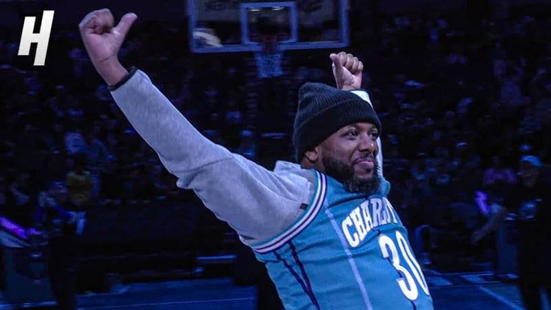 Hornets Fan Drains Half-Court Shot, Wins $1,000
