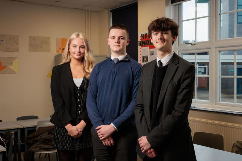 Teens Become Guardians of Holocaust Survivors' Stories - Image 2