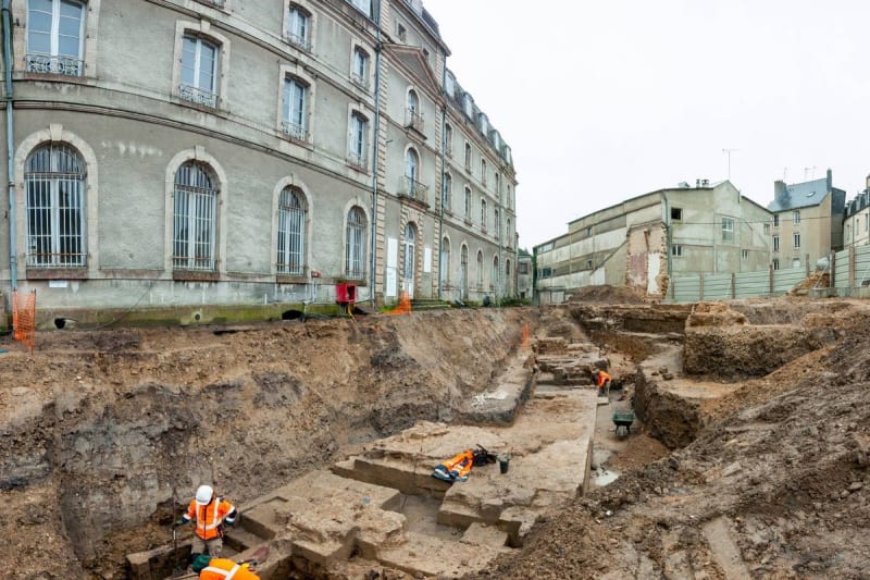 640-Year-Old Castle Found Under French Hotel Courtyard - Image 2