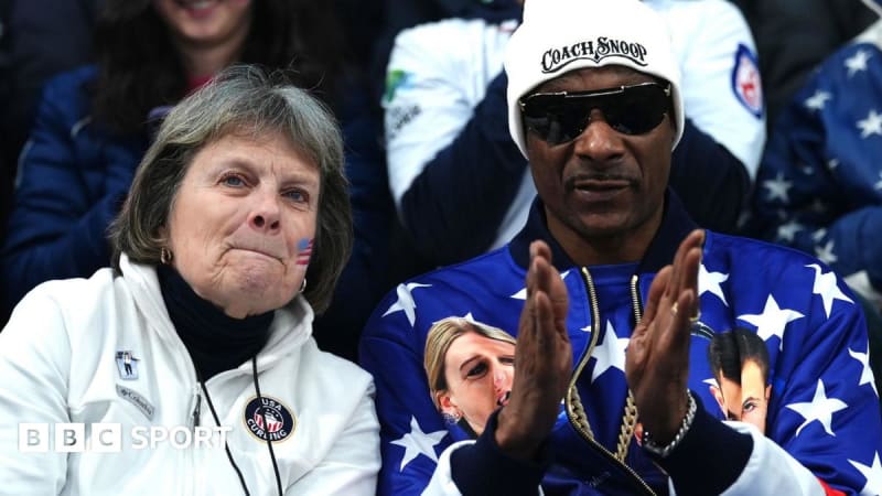 Snoop Dogg Requests Selfie with Unbeaten British Curlers