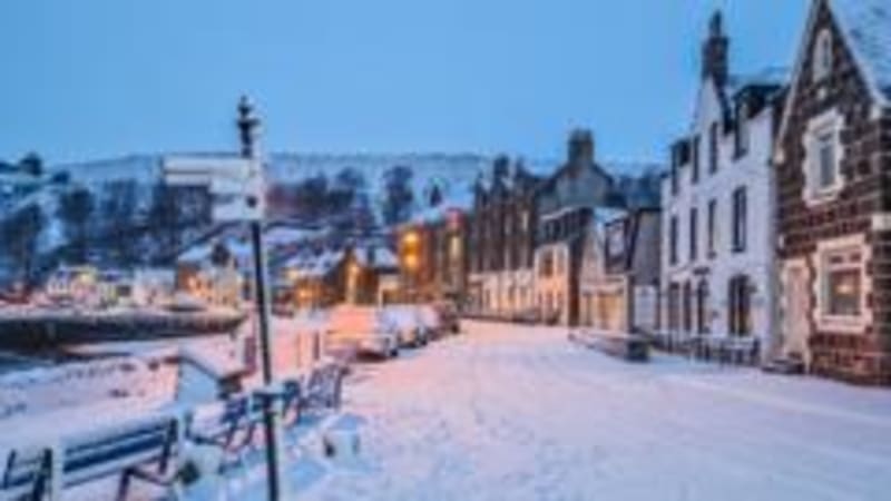 Winter Wonderland: UK Transforms Under Blanket of Snow and Arctic Chill