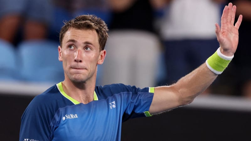 Filipino Tennis Star Eala Draws Record Australian Open Crowd - Image 5