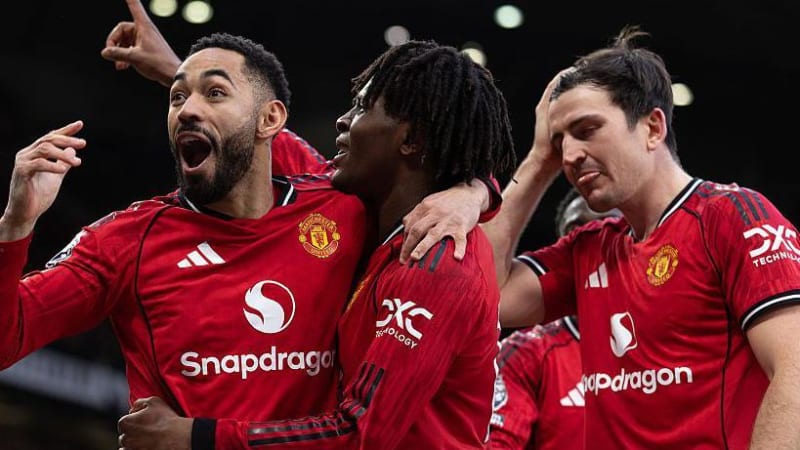 Carrick's Man United Stuns Manchester City 2-0 at Home - Image 2