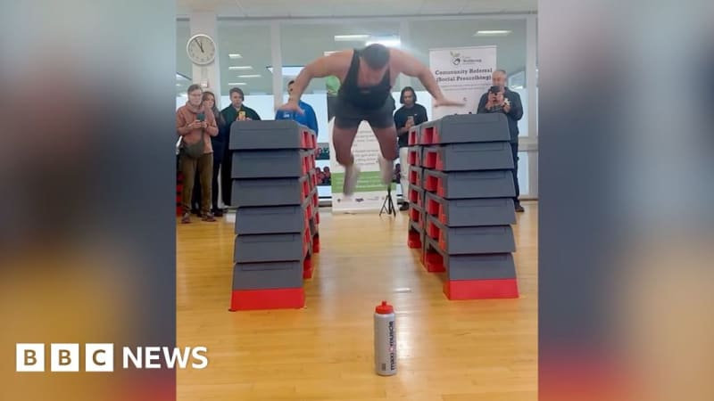 Teen Breaks Push-Up Record With 132 Reps in 60 Seconds
