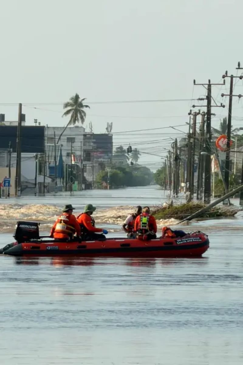 London Firefighters Rescue 80+ in Mozambique Floods - Image 3