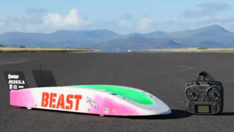 Engineer Builds 234 MPH Remote Control Car in Rugby - Image 3